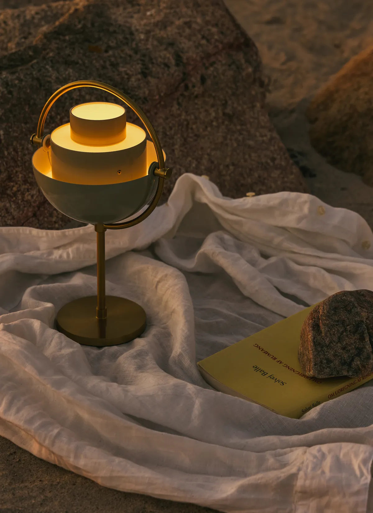 "Multi-Lite" Portable Leuchte von Gubi
