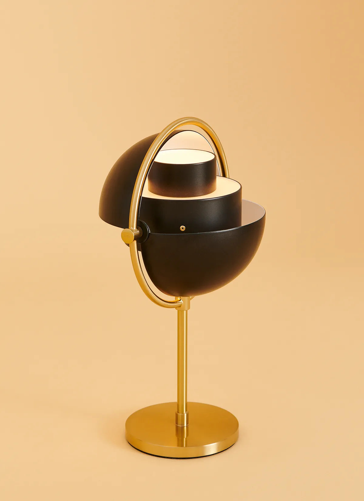 "Multi-Lite" Portable Leuchte von Gubi