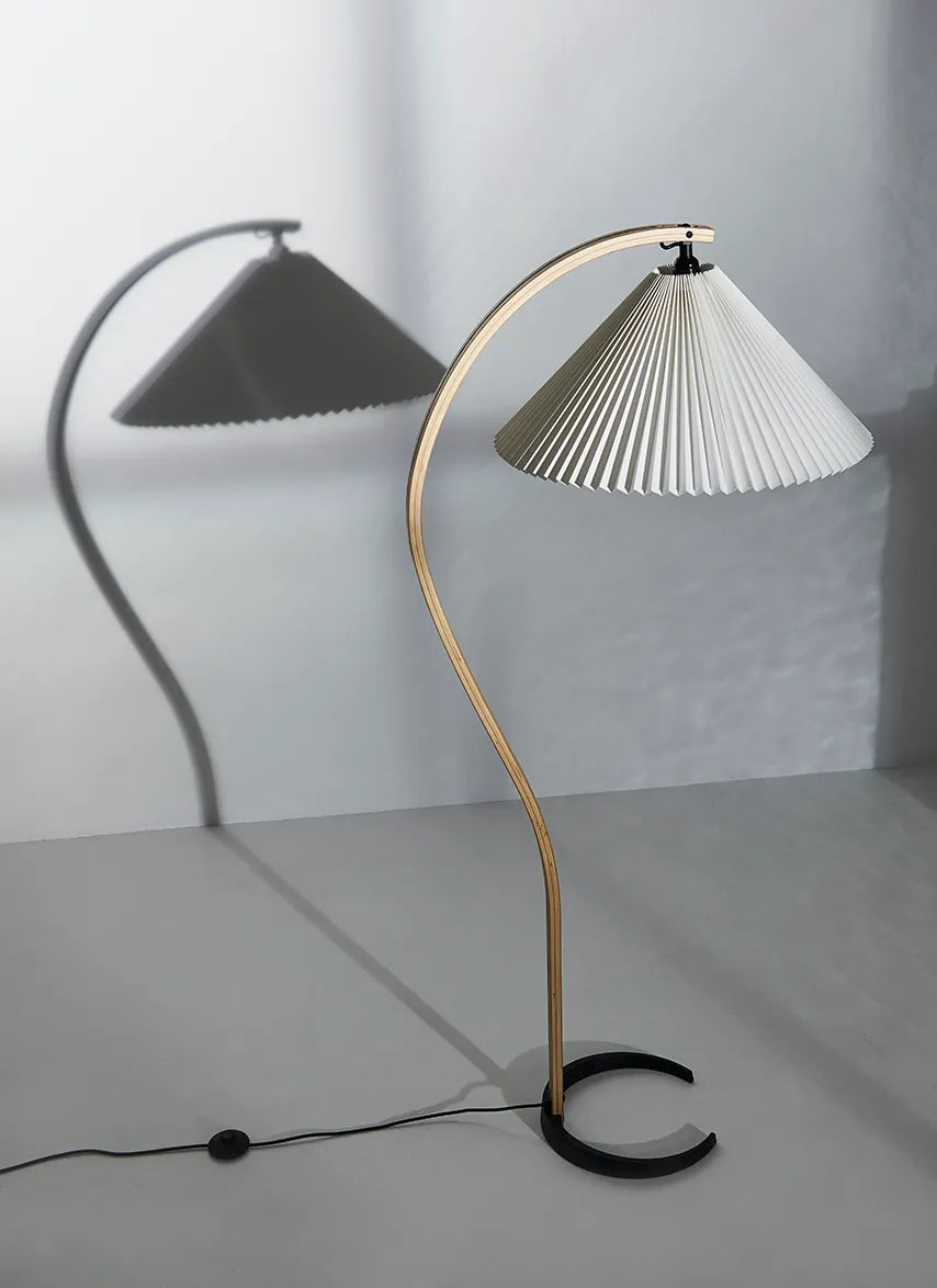 Floor lamp "Timberline" by Gubi