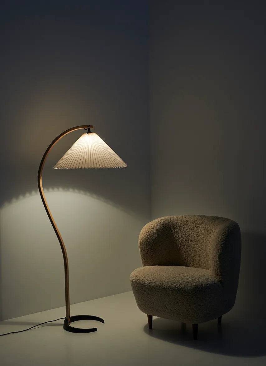 Floor lamp "Timberline" by Gubi