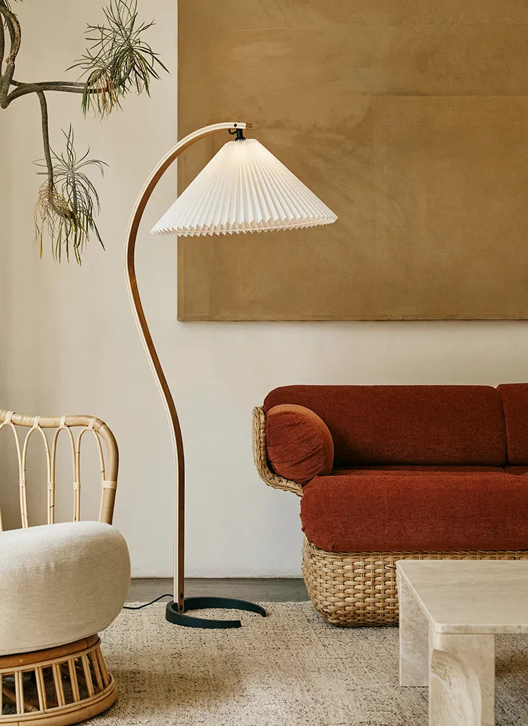 Floor lamp "Timberline" by Gubi