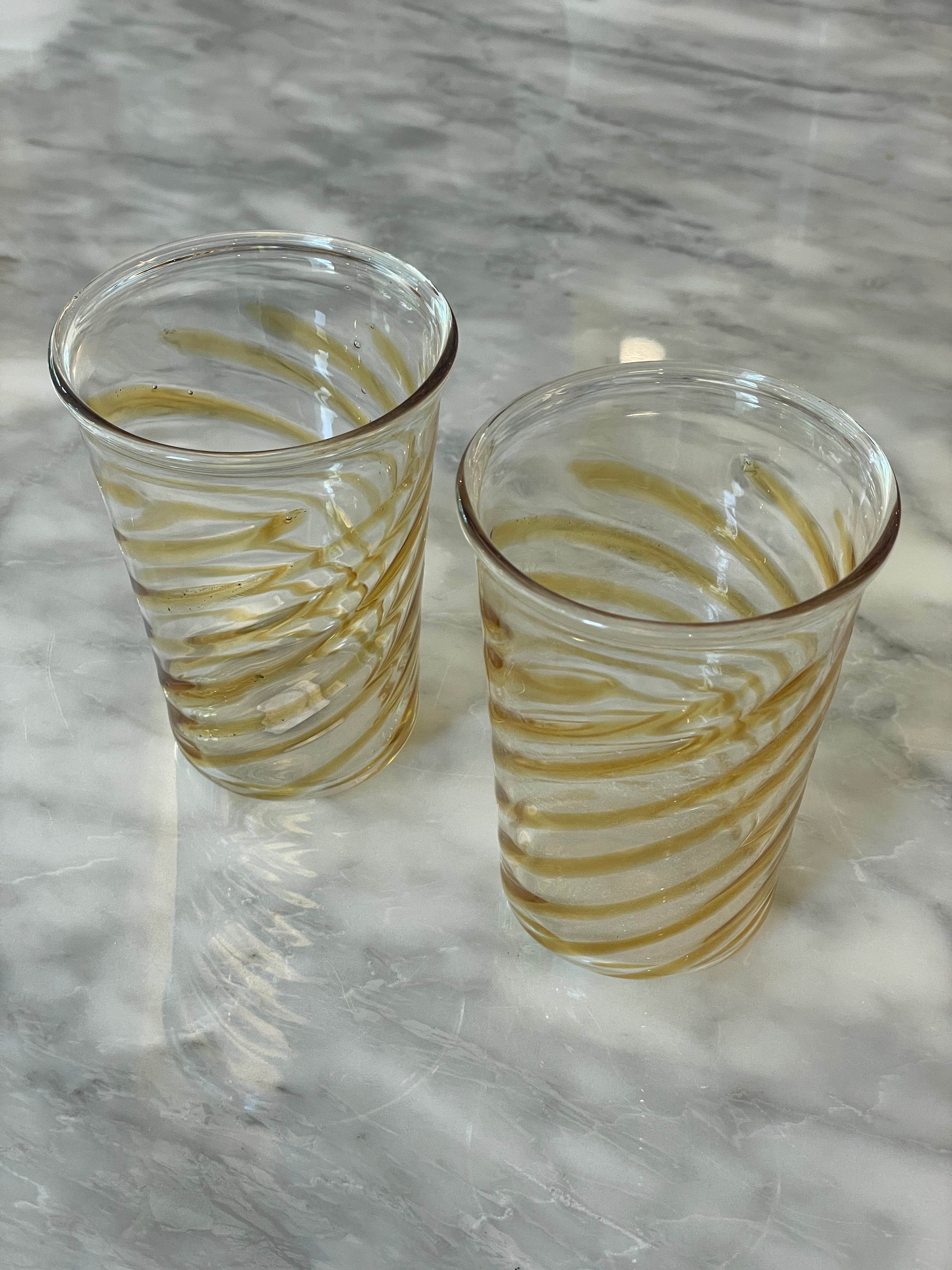 Mouth-blown glasses with various patterns