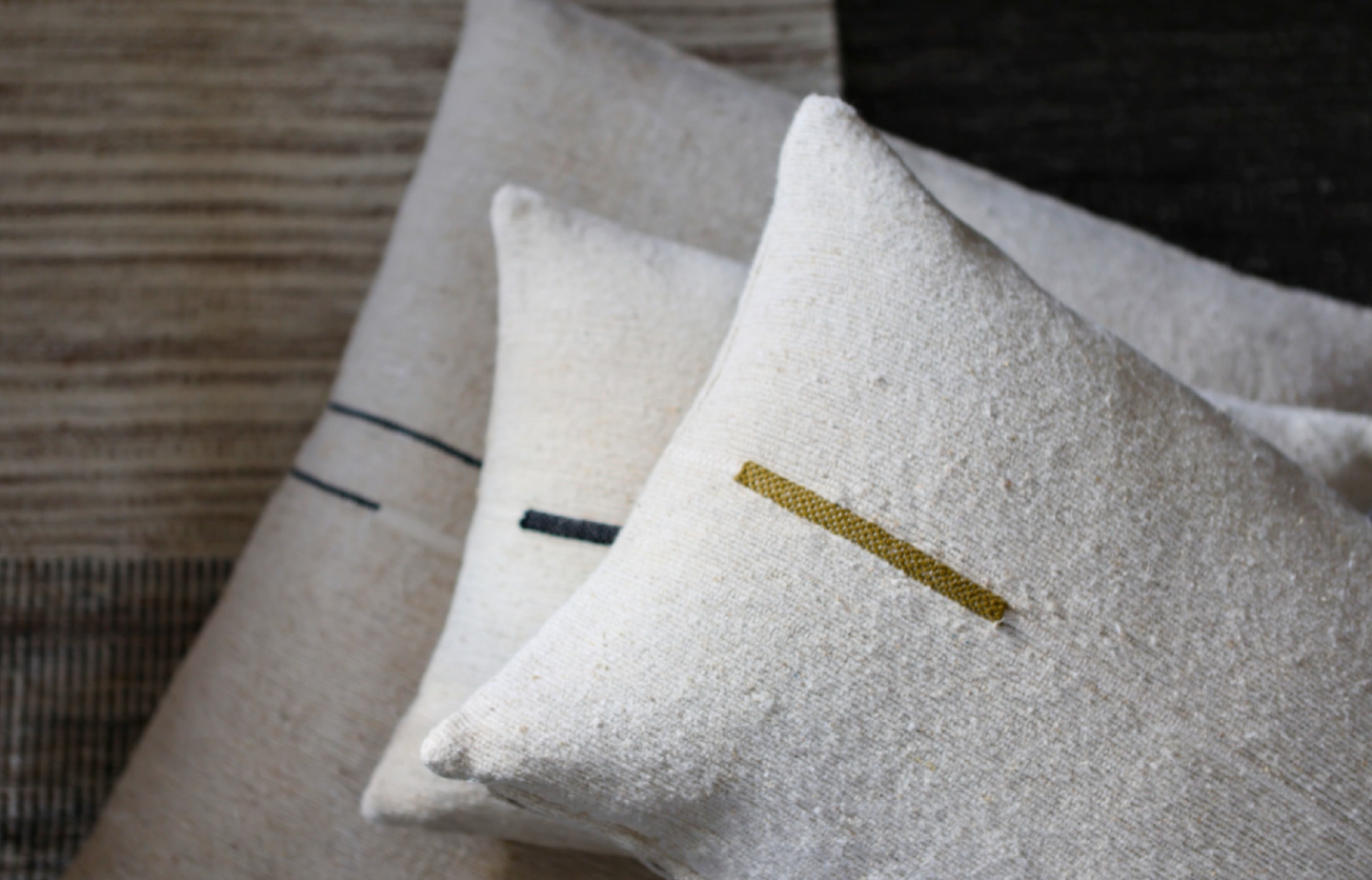 Handgewebtes Kissen "Sema white-olive"