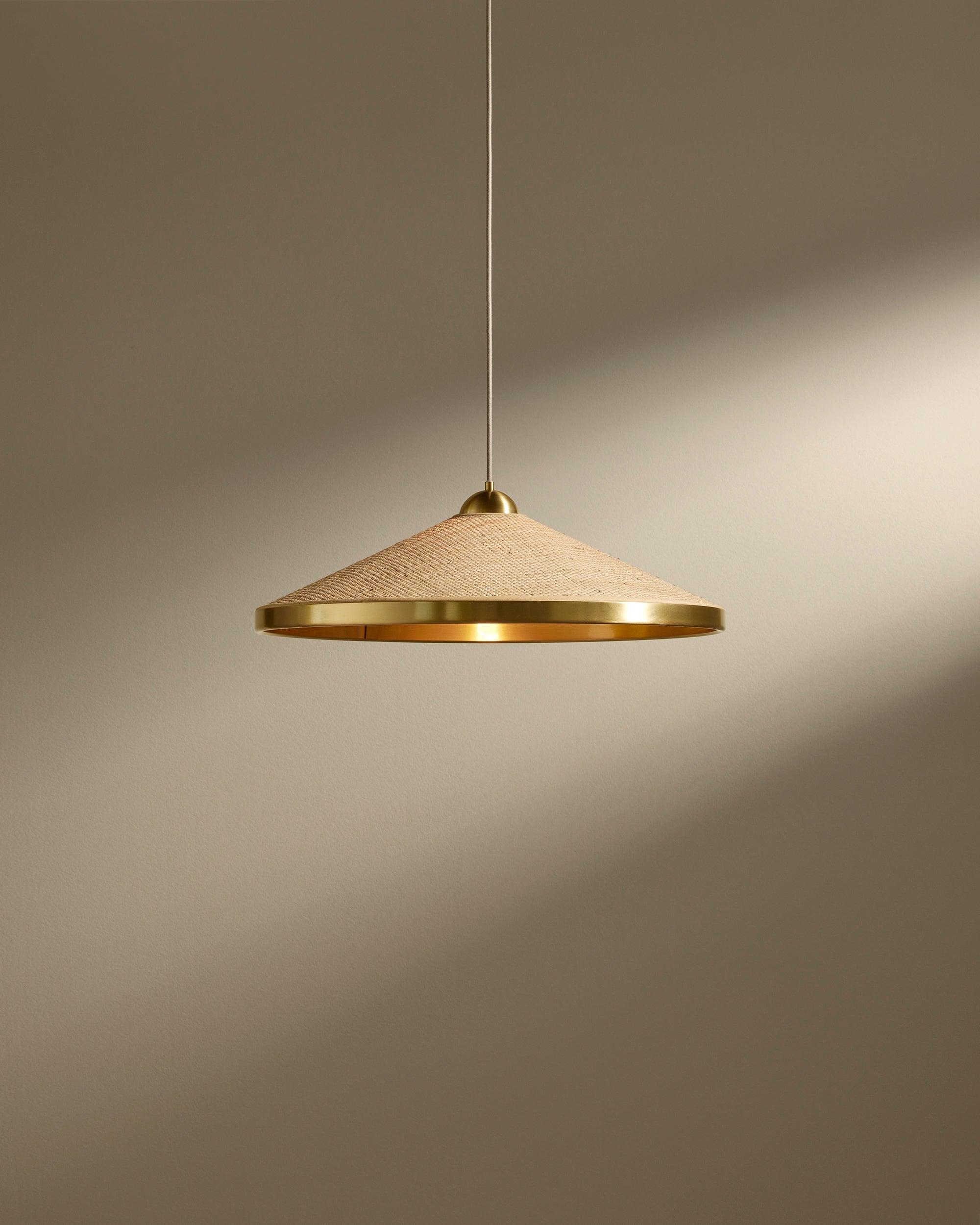 Ceiling lamp "Songe" by Sarah Lavoine made of raffia