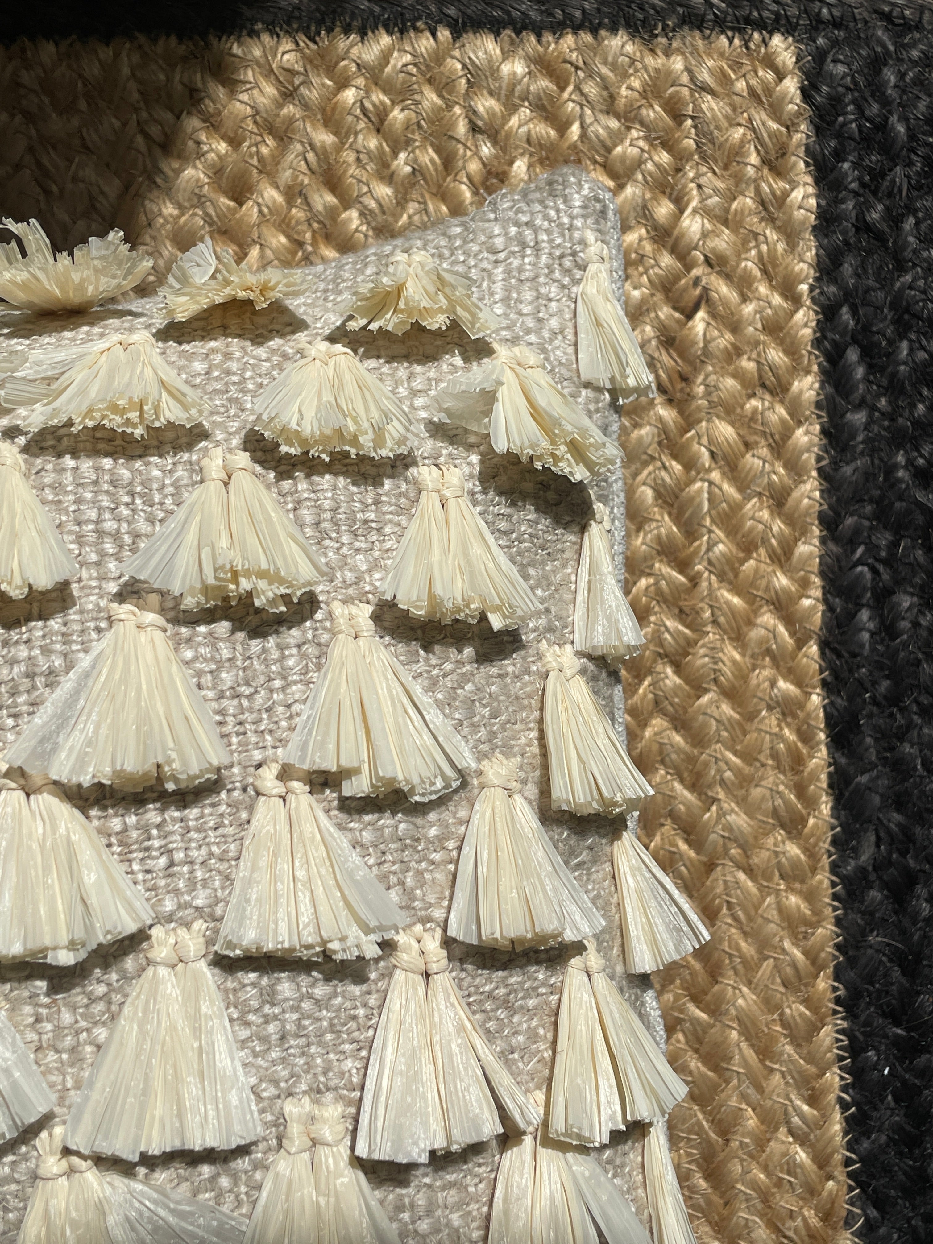 Custom-made cushion with fringes
