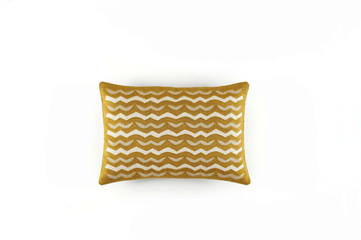 Cushions from Élitis in various colors