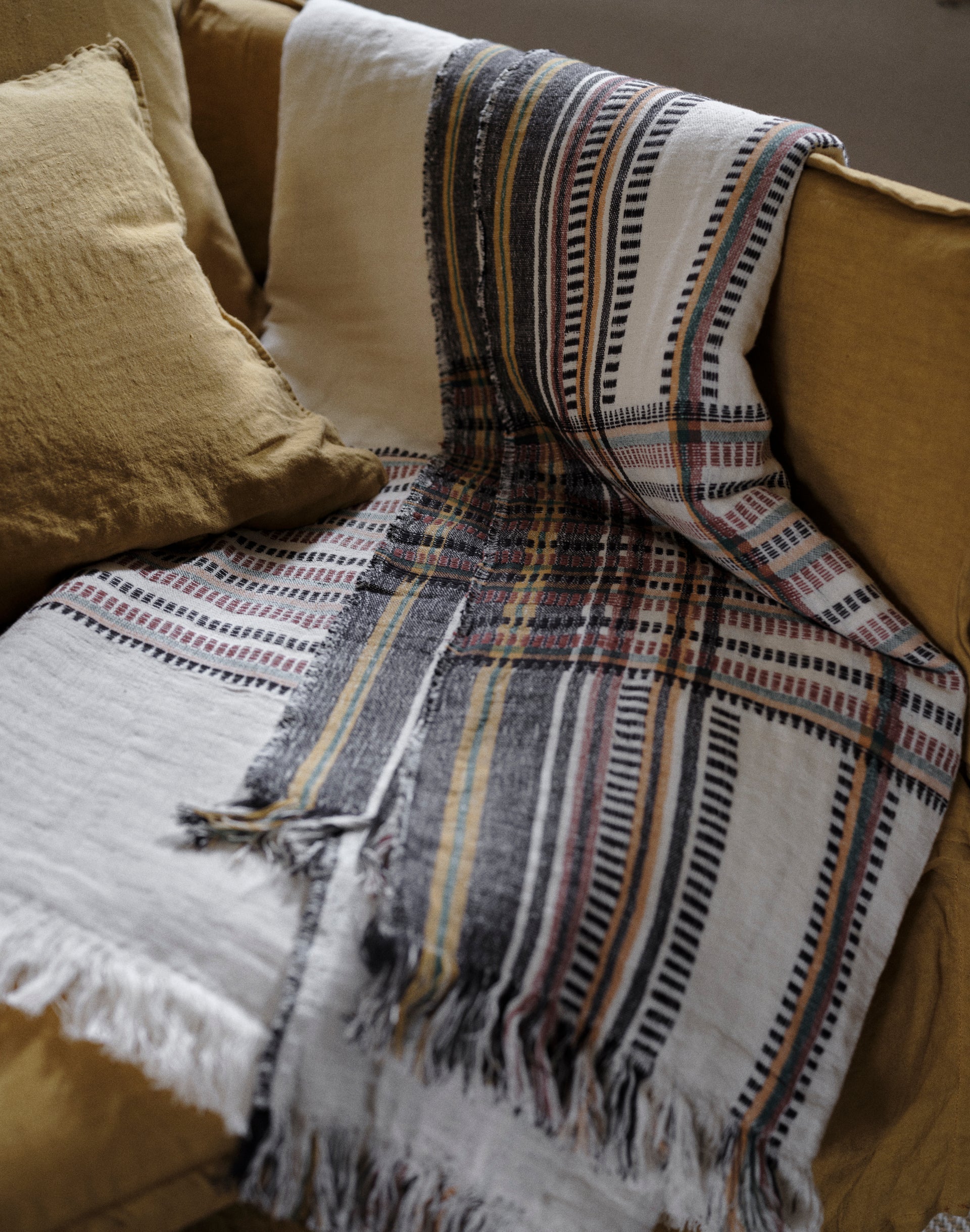 Linen plaid with embroidery