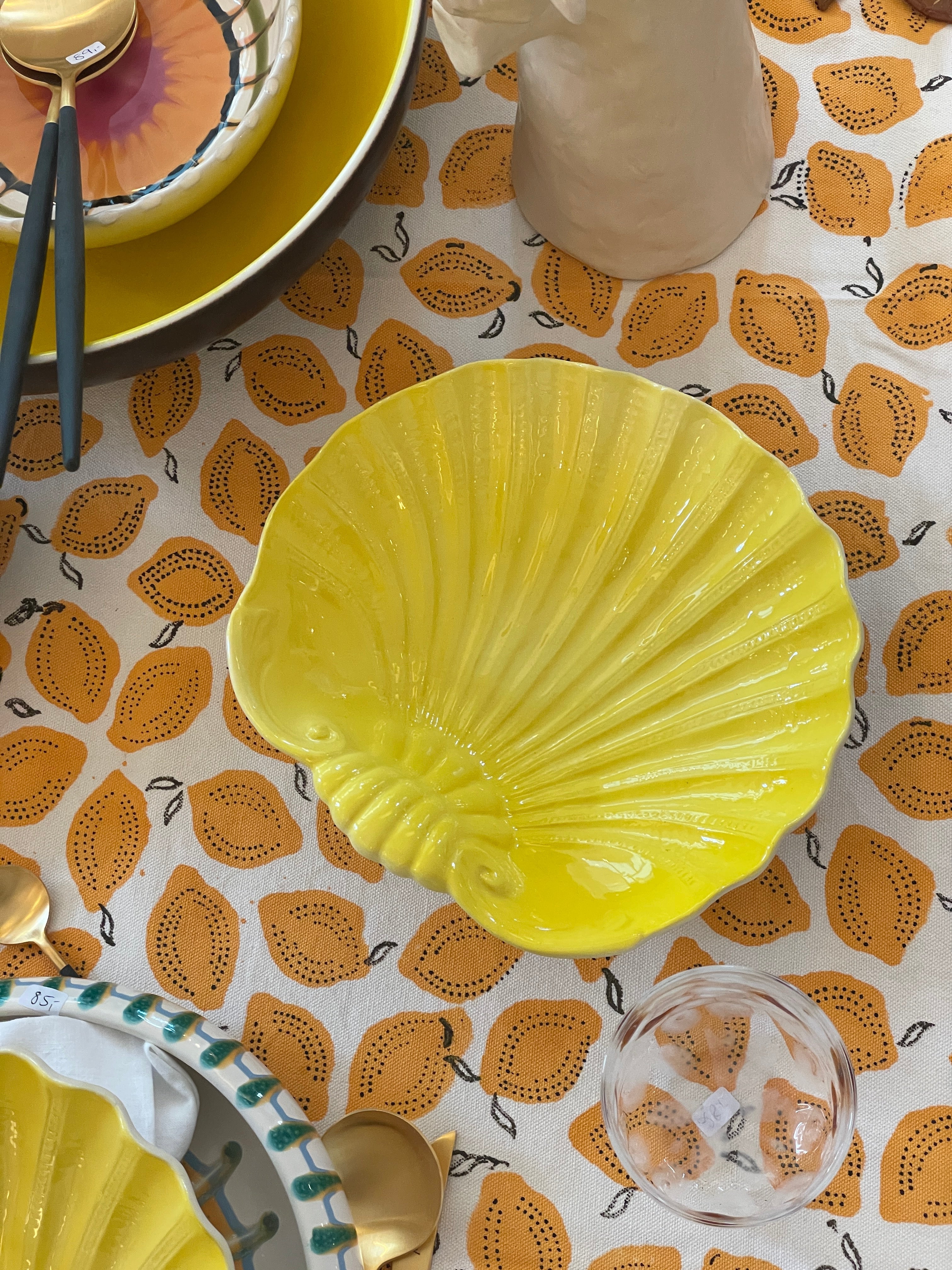 shell in yellow