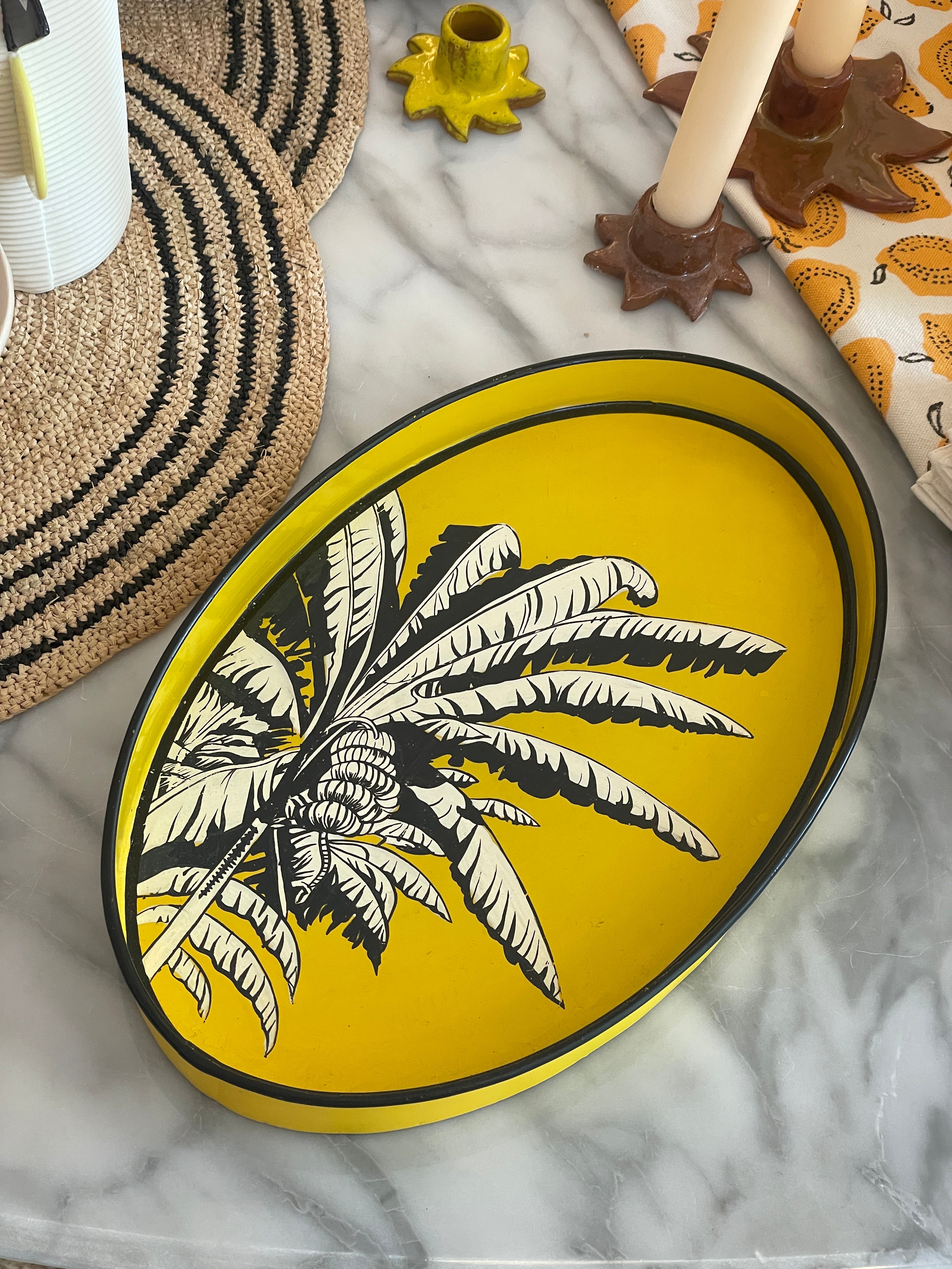 Oval tray with palm tree