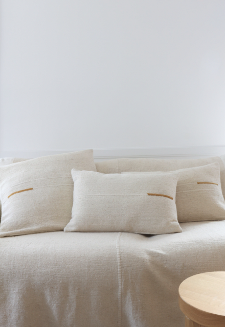 Handgewebtes Kissen "Sema white-ocre"