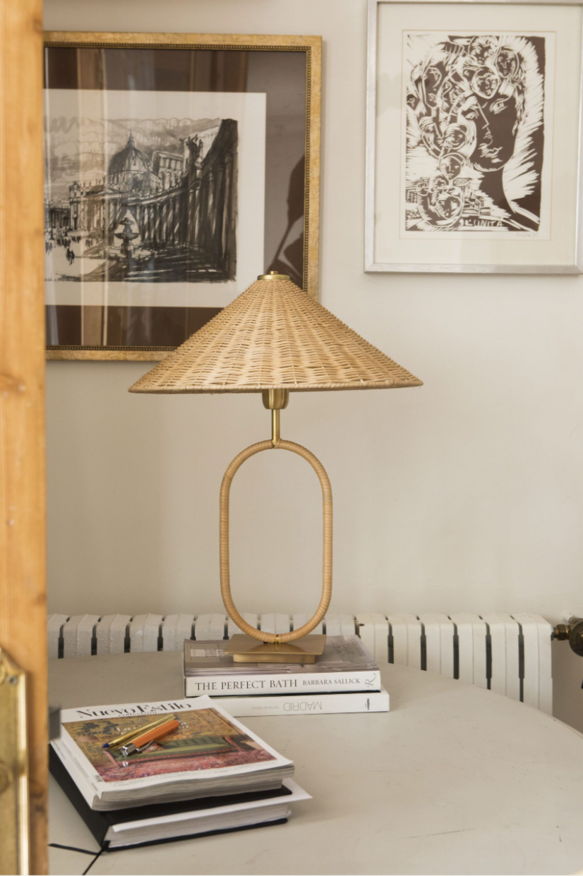Rattan table lamp