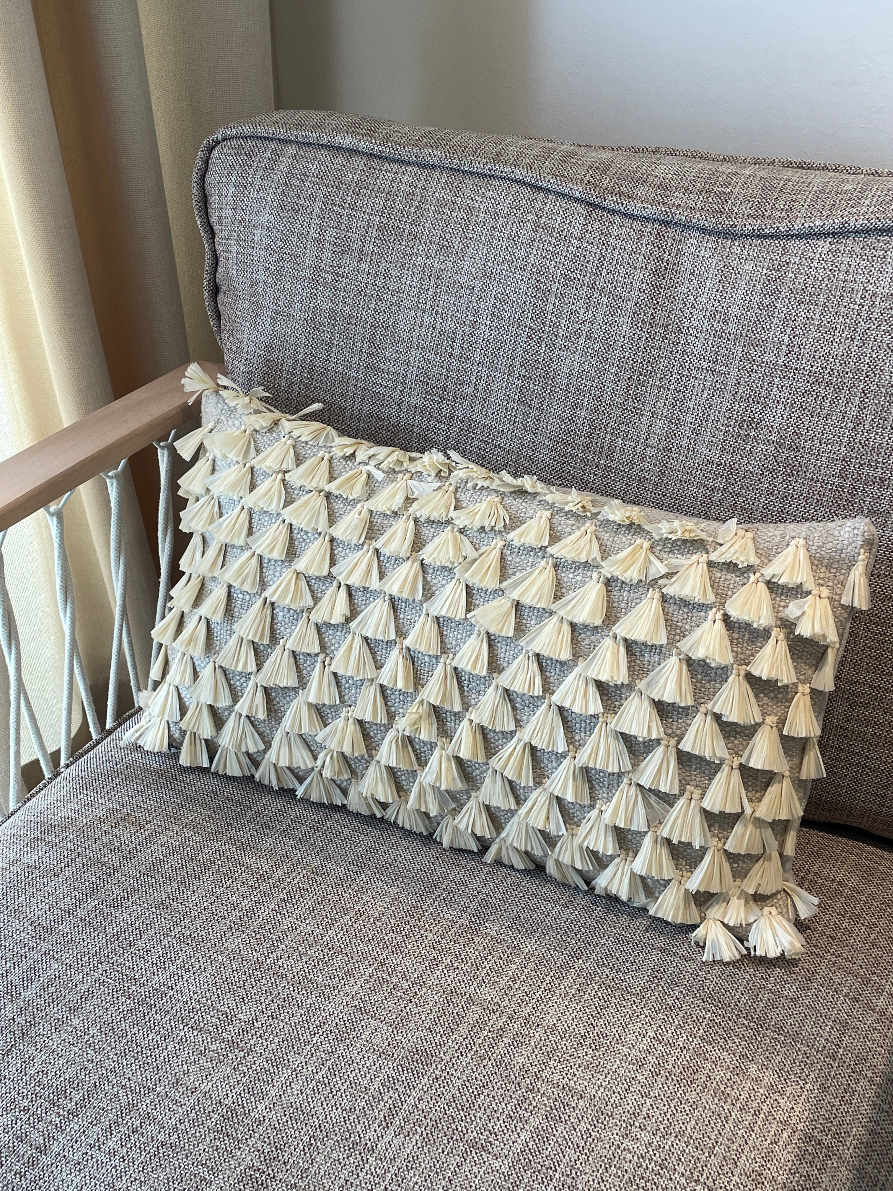 Custom-made cushion with fringes