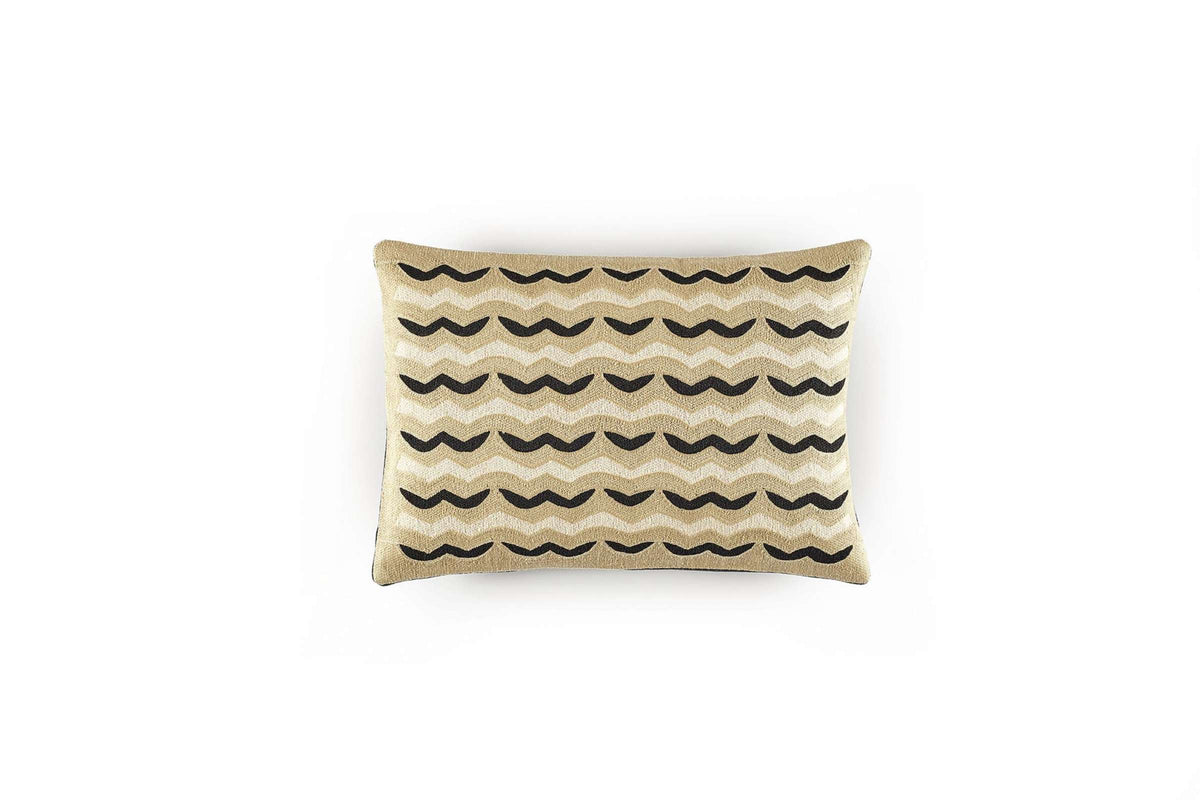 Cushions from Élitis in various colors